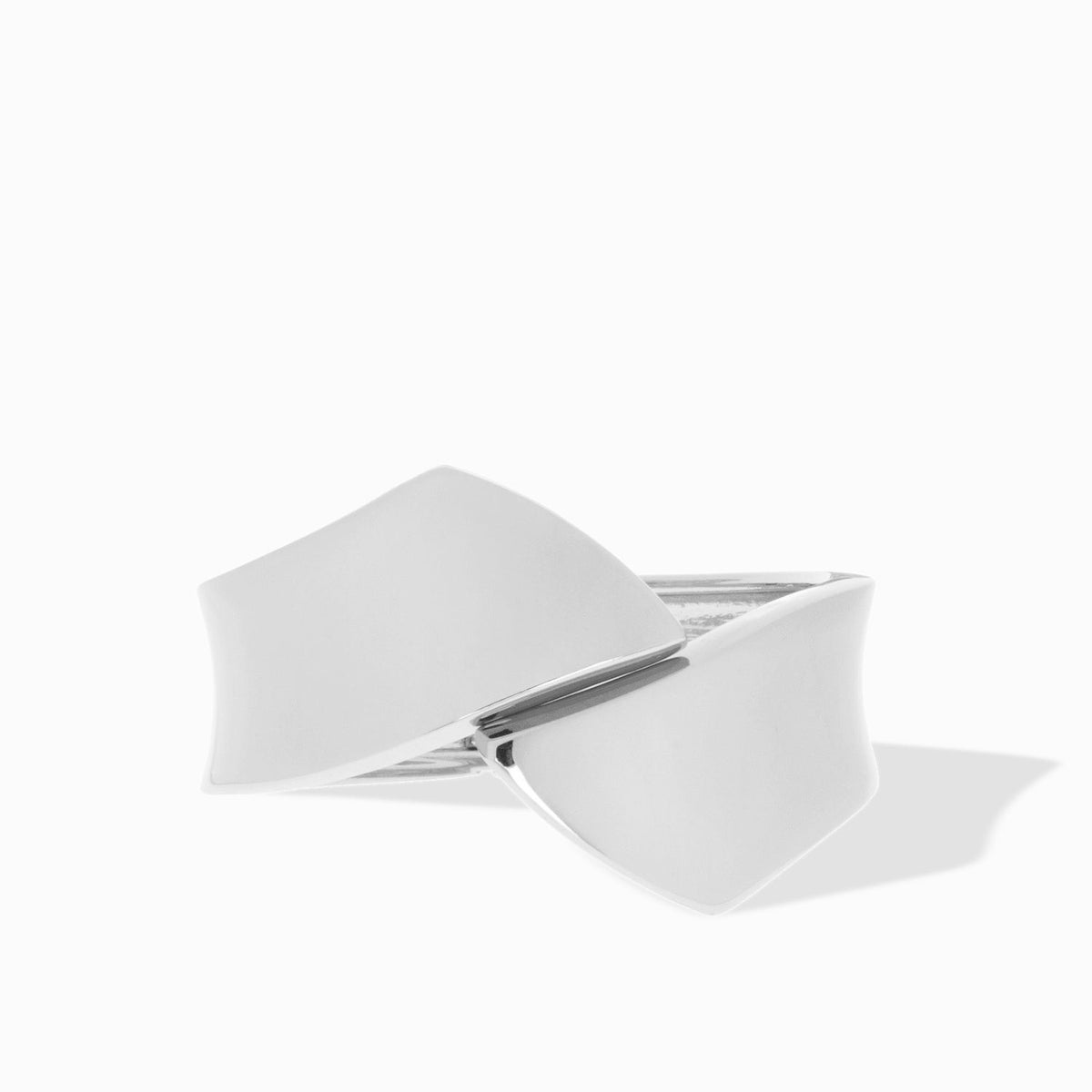 the Alexandra overlap cuff